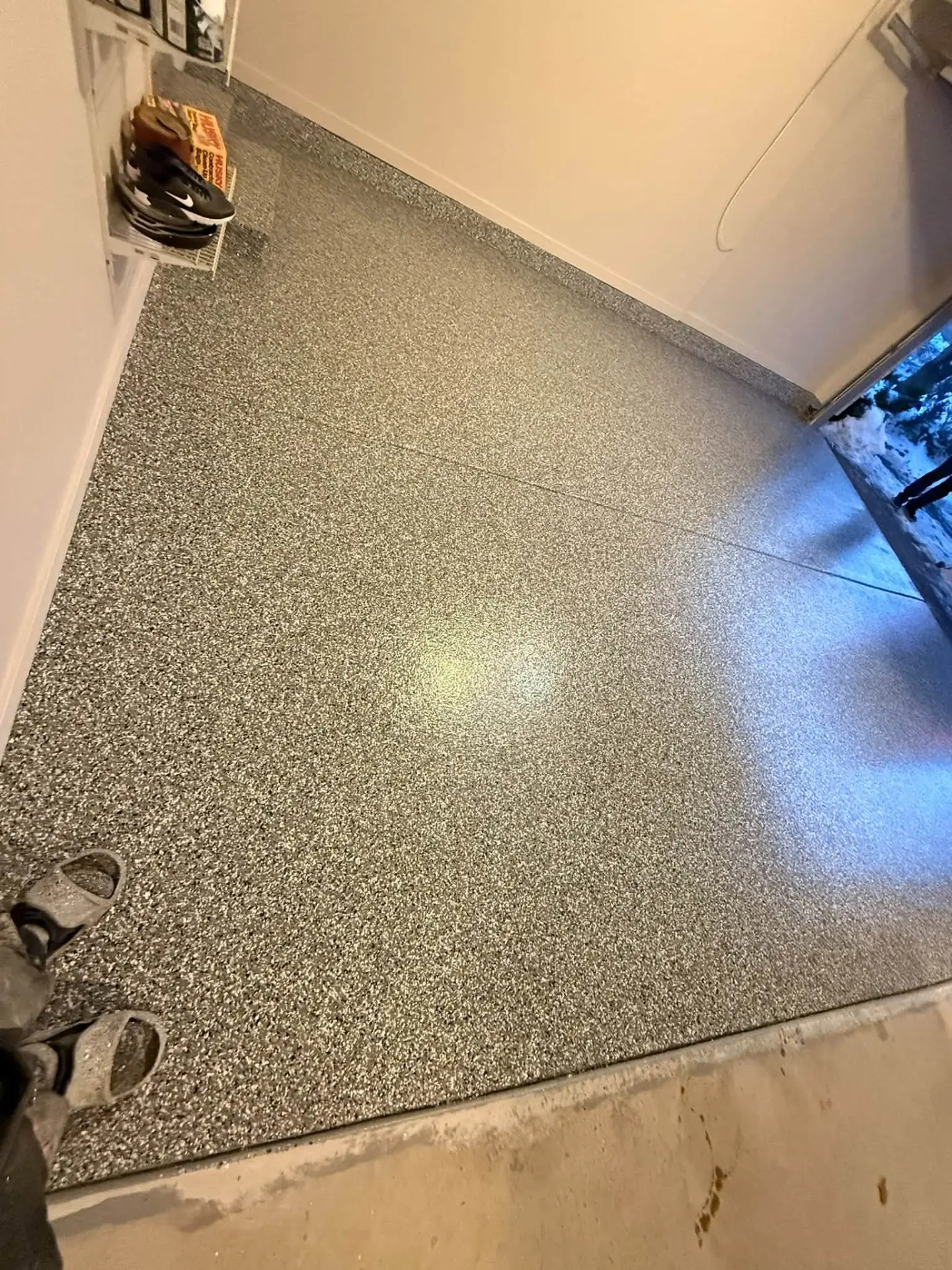 Completed flake floor inside a garage